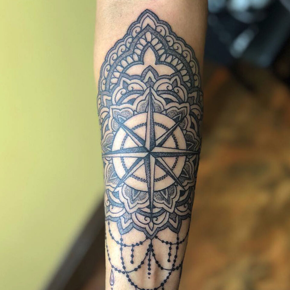 dotwork mandala compass tattoo Source @queenbeeparlour via Instagram